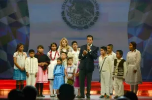 Peña Nieto presenta programa turístico Viajemos Todos por México