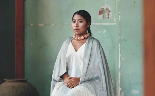 Yalitza Aparicio forma parte de la exposición ‘Vogue Like A Painting’