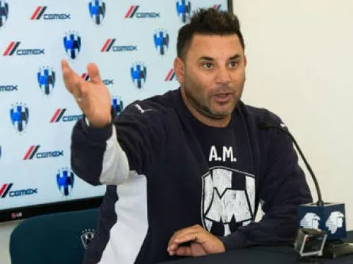 Mohamed reconoce interés de Rayados por Layún