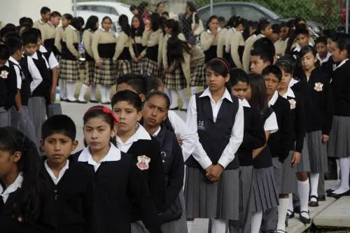 El ciclo escolar 2017-2018 podría alargarse para recuperar clases perdidas