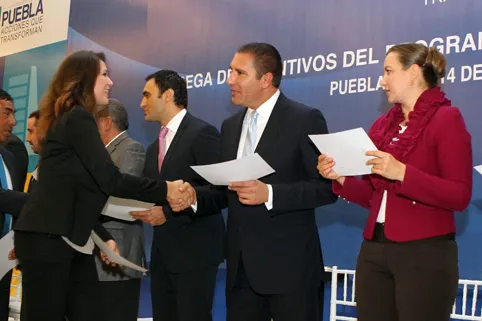 RMV reconoce la labor de servidores públicos
