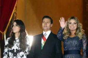 Rivera recicla atuendo pero hijas de Peña no