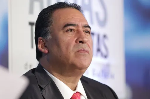Llama Humberto Aguilar a Genoveva Huerta a generar unidad