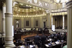 Regresan diputados perdedores al Congreso