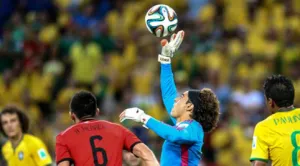 Destino de Ochoa podría ser París o Inglaterra
