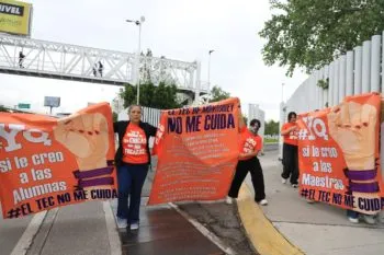 En el Día Naranja, alumnas y maestras exhiben a docentes violentadores del Tec de Monterrey