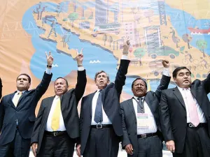 Cárdenas llama a la sociedad a impedir reforma petrolera