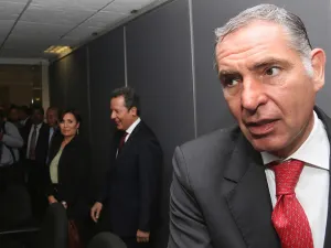 Nombra gobernador de Oaxaca a encargado del ex IEEPO