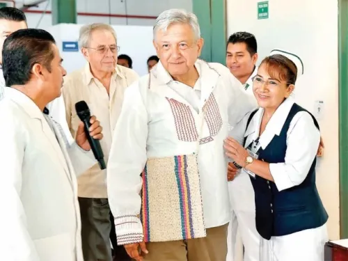 López Obrador pide al EZLN dejar de dividir; critica reclamos a sus proyectos