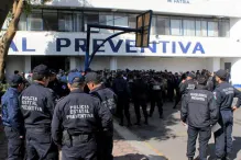 Luego de manifestación, SSPE logra acuerdos con policías inconformes