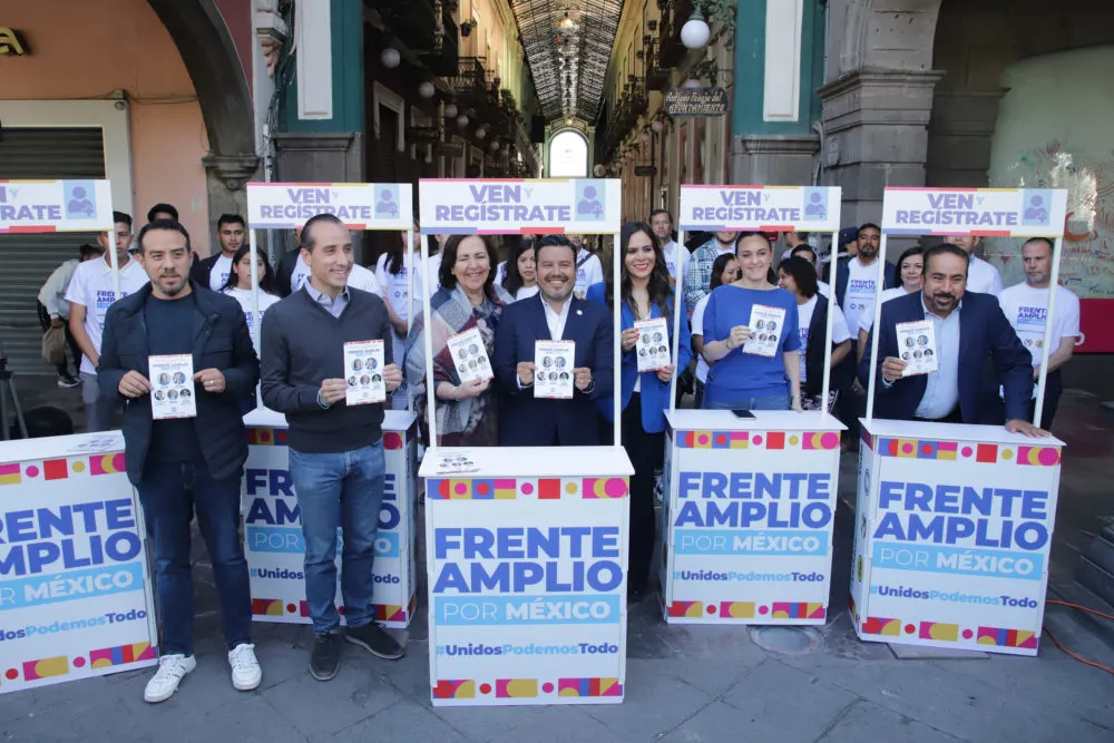 PAN recolecta firmas para el Frente Amplio por México