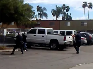 Policía mata a otro afroamericano en EU; brotan más protestas