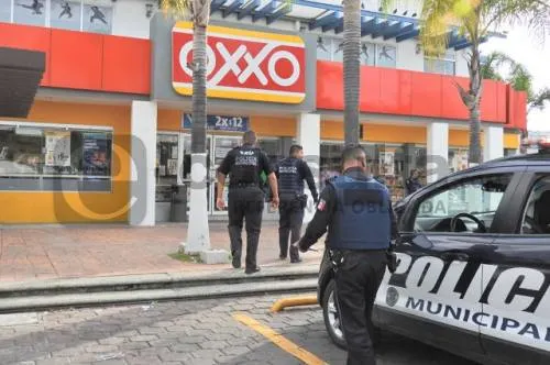 Asalto a Oxxo en El Mirador deja una persona herida de bala