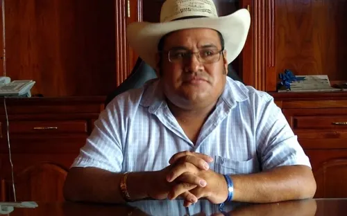 Siguen prófugos alcalde y suplente de Ajalpan vinculados con crimen organizado de Veracruz: Barbosa