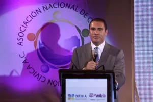 Moreno Valle inicia operación cicatriz con Peña Nieto