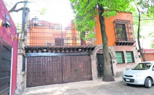 Miguel Barbosa y su familia, con bienes por 25 mdp