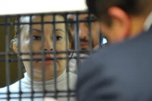 Defensa pide prisión domiciliaria para Elba Esther