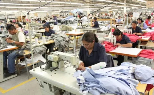 Industria manufacturera pierde 3 mil 384 empleos; subsector del vestido, entre los más afectados