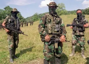 Colombia evaluará diálogo con guerrilla en Cuba