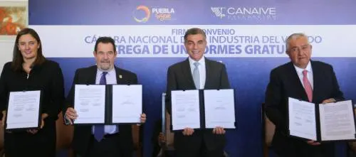 Entregará Tony Gali uniformes gratuitos a estudiantes de primaria y secundaria