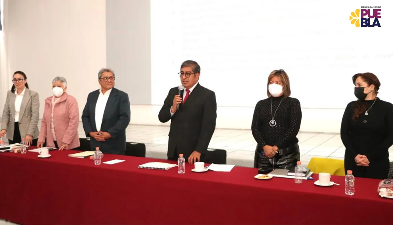 José Luis Sorcia, entrega escuelas solares