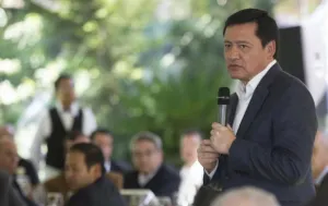 Osorio Chong alcanza a AMLO en lo alto de encuesta Reforma