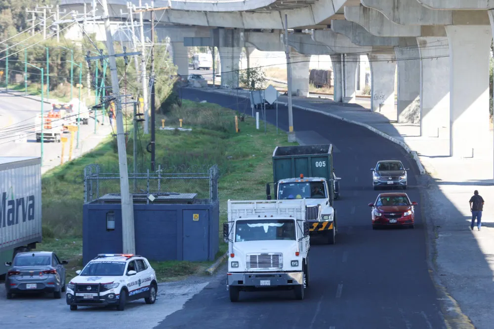 Sheinbaum anuncia cierre de accesos ilegales en autopista México–Puebla para frenar asaltos a transportistas