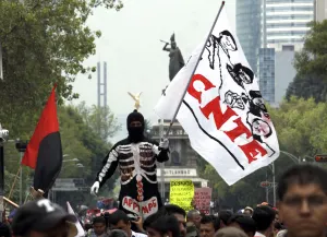 Declaratoria de guerra desaparición de IEEPO: CNTE