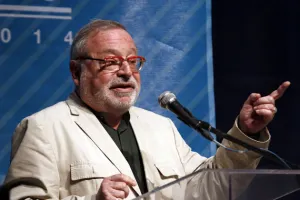 Educación, única revolución no sangrienta que cambia las cosas: Savater