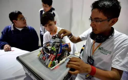 En 11 años, 85% de los empleos en México serán tecnológicos