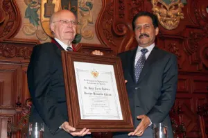 José Narro recibe Doctorado Honoris Causa de la BUAP