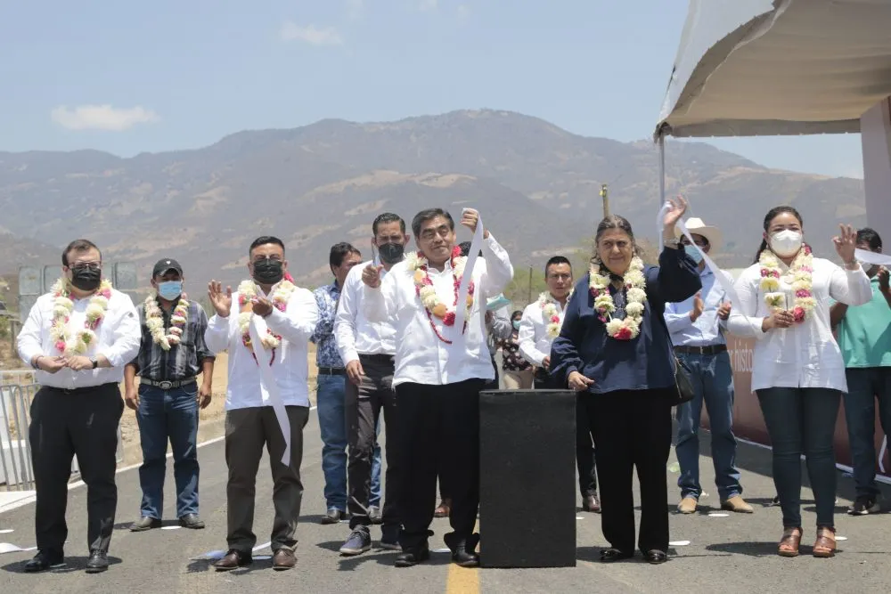 Con Red carretera, gobierno de Puebla genera mejores condiciones de vida : MBH