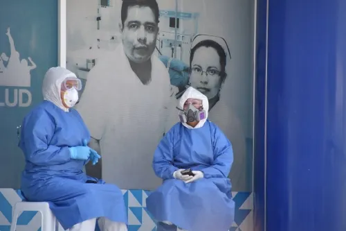 Hasta seis años de cárcel a quienes agredan a personal de salud