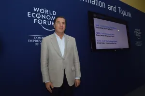 Gobernador realiza agenda de trabajo en Foro Económico Mundial
