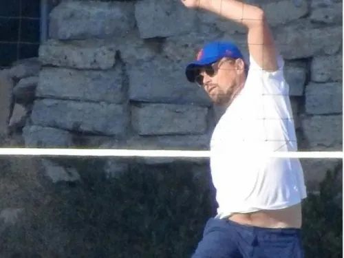 El balonazo en la cara a DiCaprio jugando voleibol que lo convirtió en meme