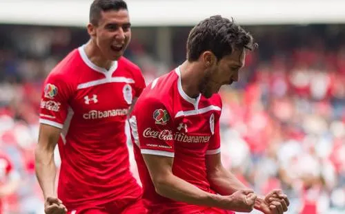 En espera de refuerzos, Toluca venció a Puebla y es líder