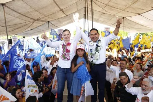 Martha Erika Alonso se compromete a ampliar los servicios básicos en Cuapiaxtla de Madero
