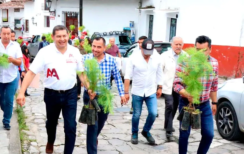 alejandro-armenta-sembrando-esperanza