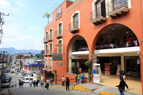 Siguen incomunicadas 4 poblaciones en Xicopetec