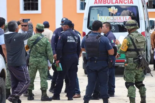 Explota pirotecnia en atrio de iglesia de Tlaxcala y deja 12 lesionados
