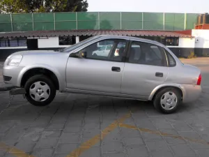 Policía recupera tres vehículos con reportes de robos