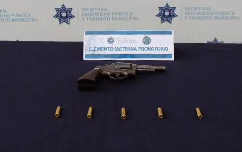 Detiene Policía Municipal a presunto homicida en posesión de arma de fuego sin licencia