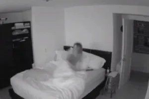 VIDEO: Chica graba como presunto fantasma le quita las sábanas