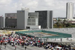 Antorcha Campesina se manifiesta frente al CIS de la Atlixcáyotl
