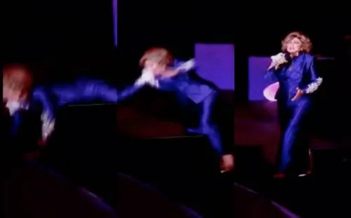 VIDEO: Como Juanga, Angélica María se cae del escenario en pleno concierto