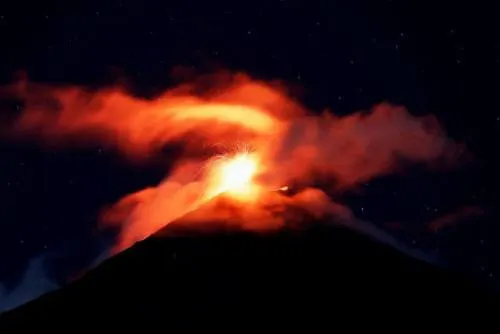 Erupción del volcán de Fuego en Guatemala deja casi cuatro mil evacuados