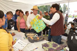 Recorren obras de San Pedro Cholula funcionarios estatales