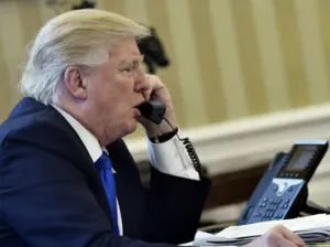 Trump vuelve a atacar a The New York Times y The Washington Post