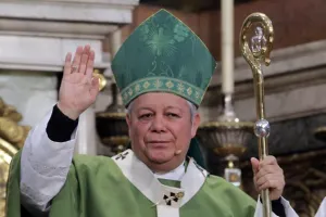 Arzobispo viaja a Roma por entrevista papal de 5 minutos