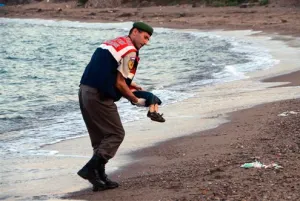 Imagen de niño migrante muerto causa conmoción en todo el mundo